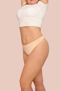 Lina – bezšvová elegancia s neviditeľným komfortom a jemnou ochranou v dňoch so slabým menštruačným tokom