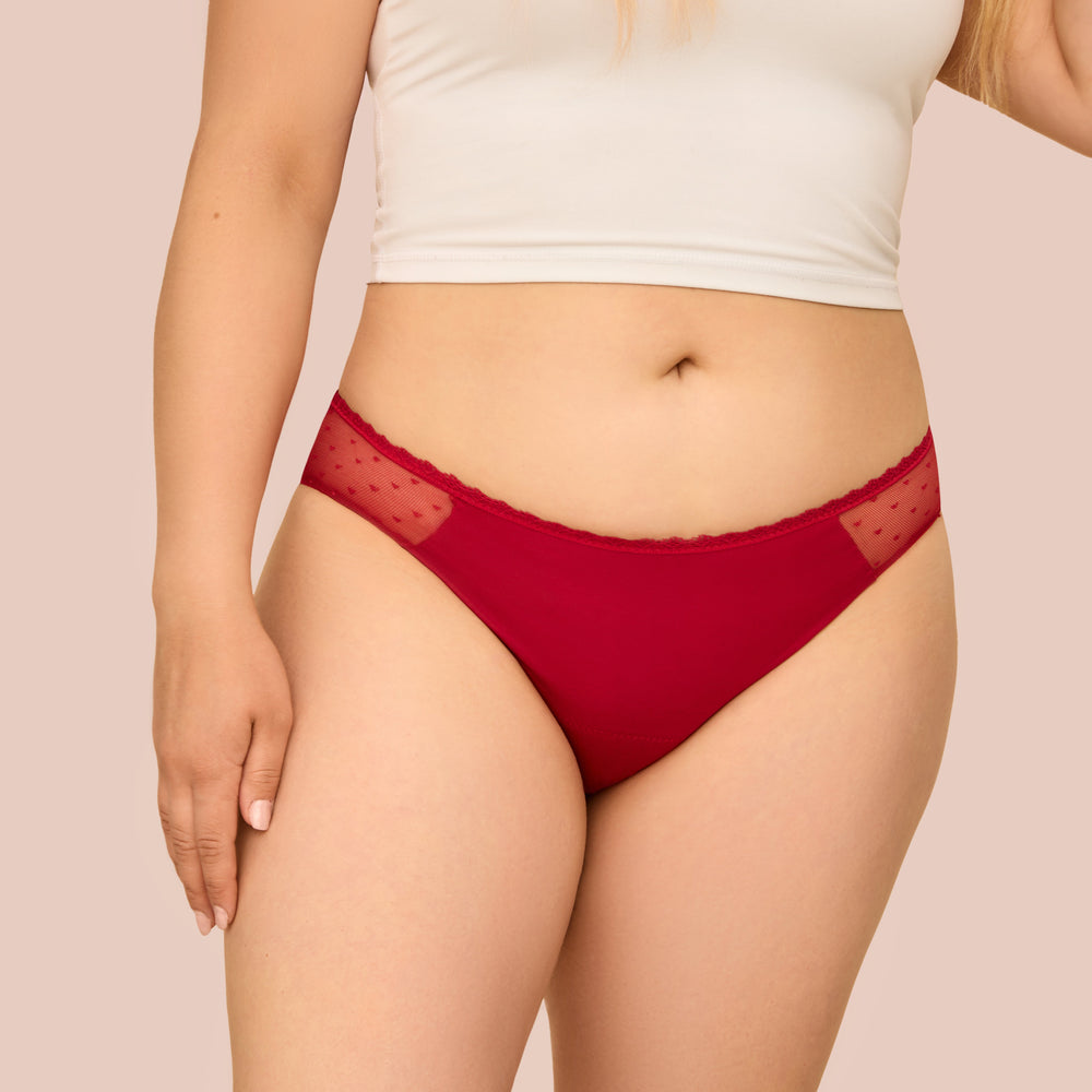 
                  
                    Luna - timeless red classic combined with high protection
                  
                